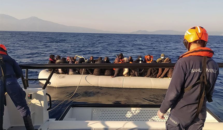 Kuşadası açıklarında 34 düzensiz göçmen kurtarıldı