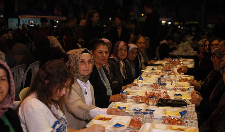 Başkan Çerçioğlu, Çineli vatandaşlarla iftar sofrasında buluştu