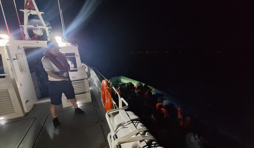 Aydın açıklarında 44 düzensiz göçmen kurtarıldı