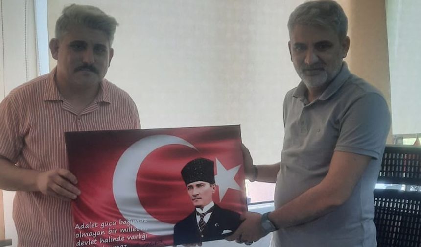 Muhtar adayı Türk, çalışmalarına devam ediyor