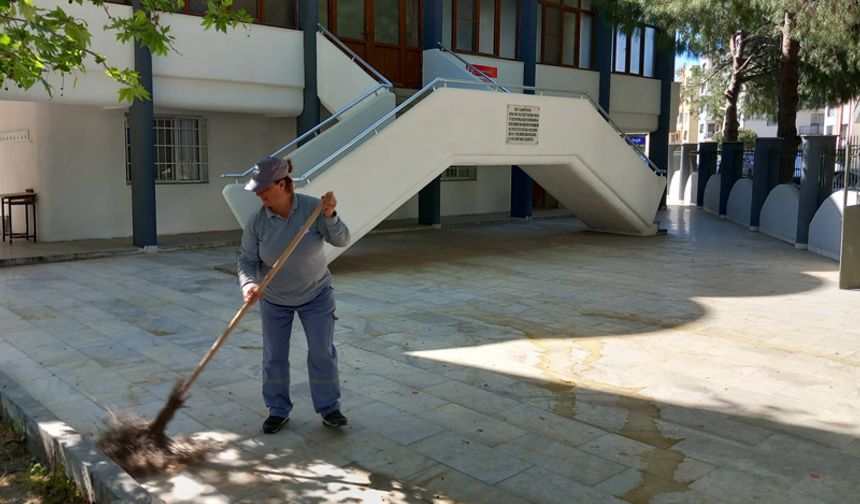 Söke Belediyesi, Ramazan Bayramı öncesinde camileri temizliyor
