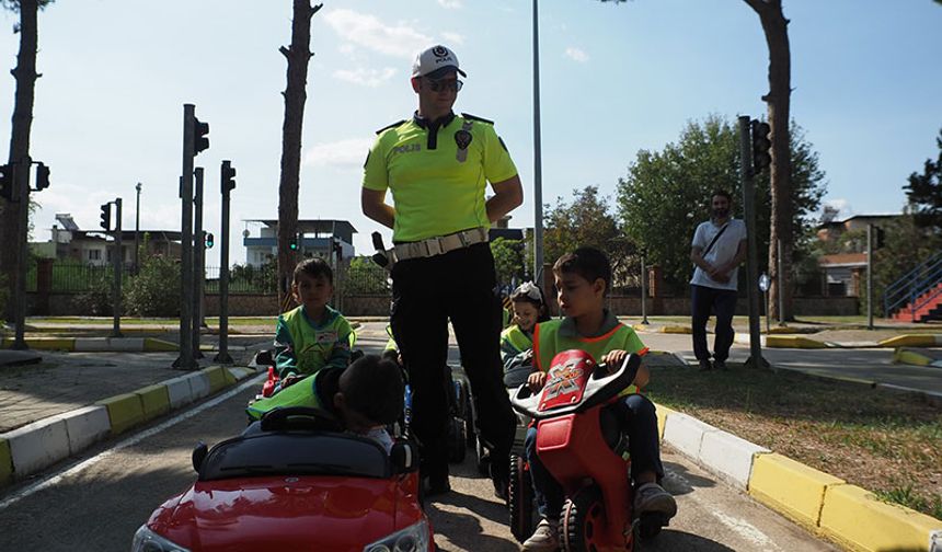 Nazilli'de minik öğrencilere trafik eğitimi verildi