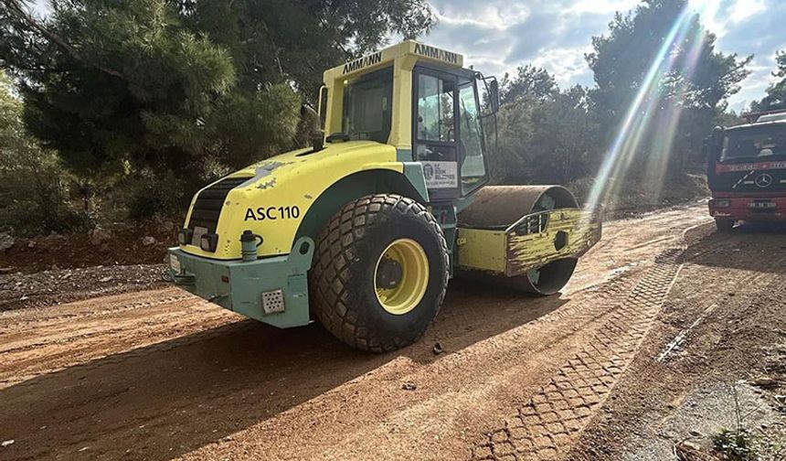 Didim’de sağanak yağıştan sonra zarar gören yollar onarıldı