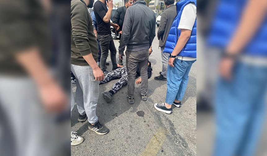 Aydın’da otomobil yola fırlayan gence çarptı