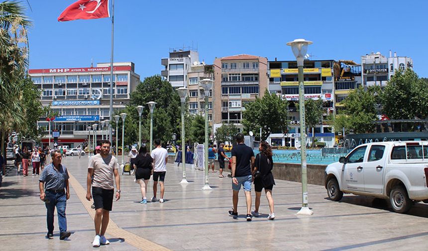 Aydın yalnızlaşıyor