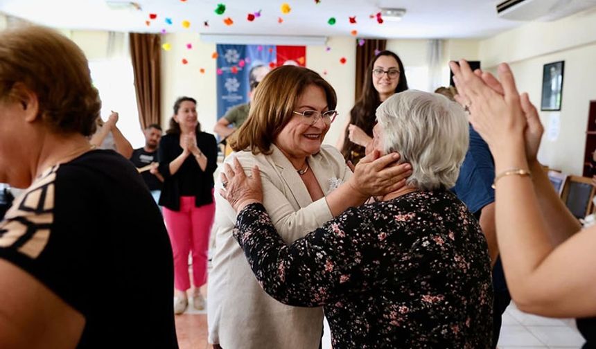 Başkan Gençay: Annelerimizin yüzü hep gülsün