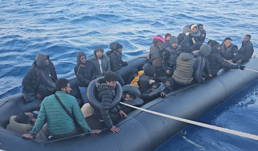 Didim’de 42 düzensiz göçmen kurtarıldı