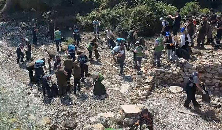 Milli Park'ta ziyarete kapalı koylar temizlendi