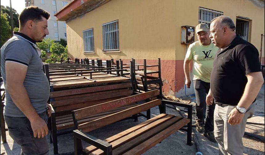 Bozdoğan Belediyesi bankları ve durakları kendi imkanlarıyla üretiyor