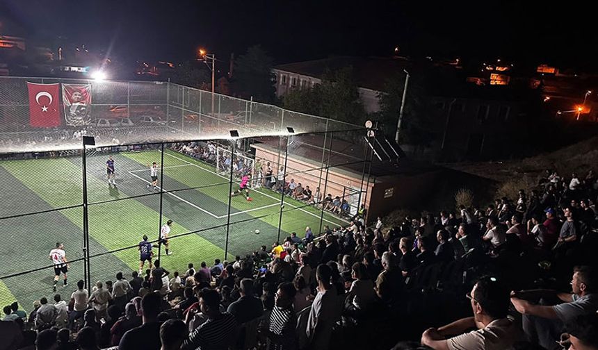 Karacaören’de futbol coşkusu