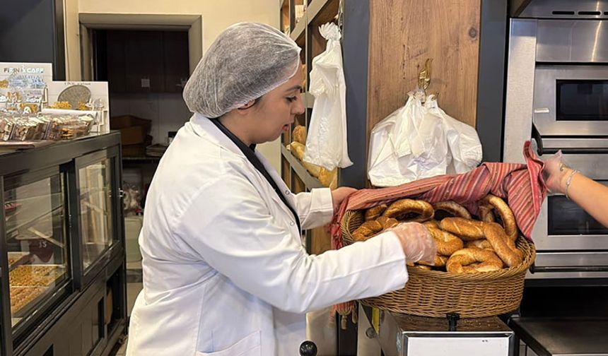 Kuşadası’nda simit fiyatları denetimden geçti