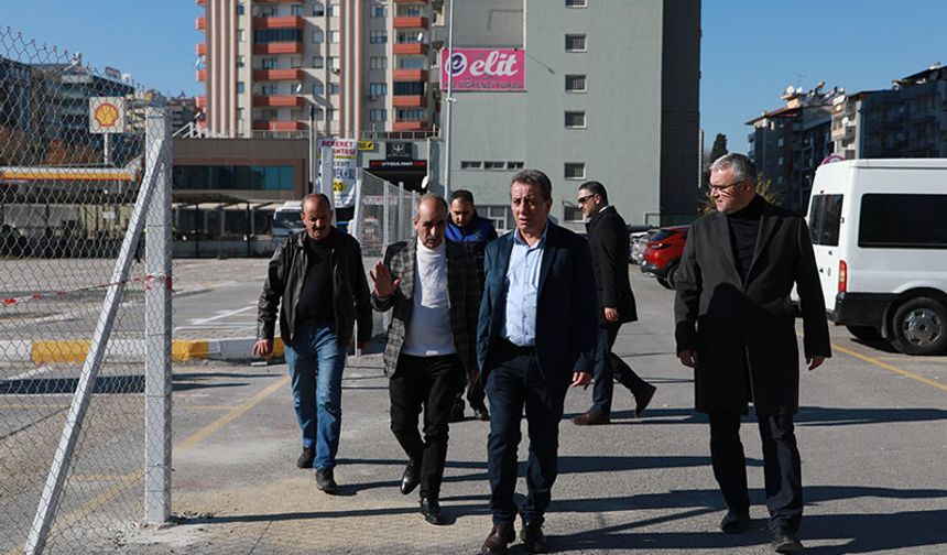 Başkan  Yetişkin Kurtuluş Pazar Yerinde incelemelerde bulundu