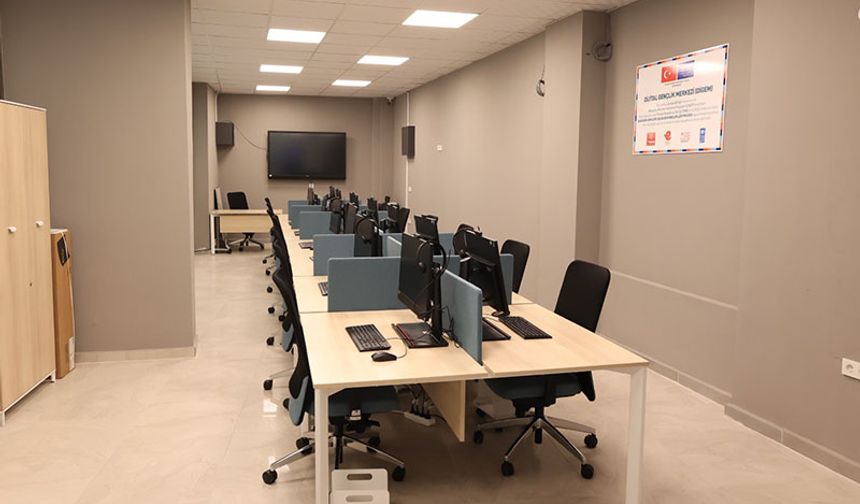 Başkan Yetişkin’den gençlere dijital gelecek fırsatı