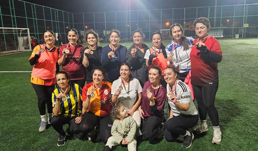 Didim'de anneler sahaya indi