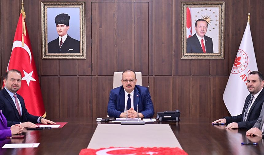 Aydın'da ambulans ve istasyon binası bağışı