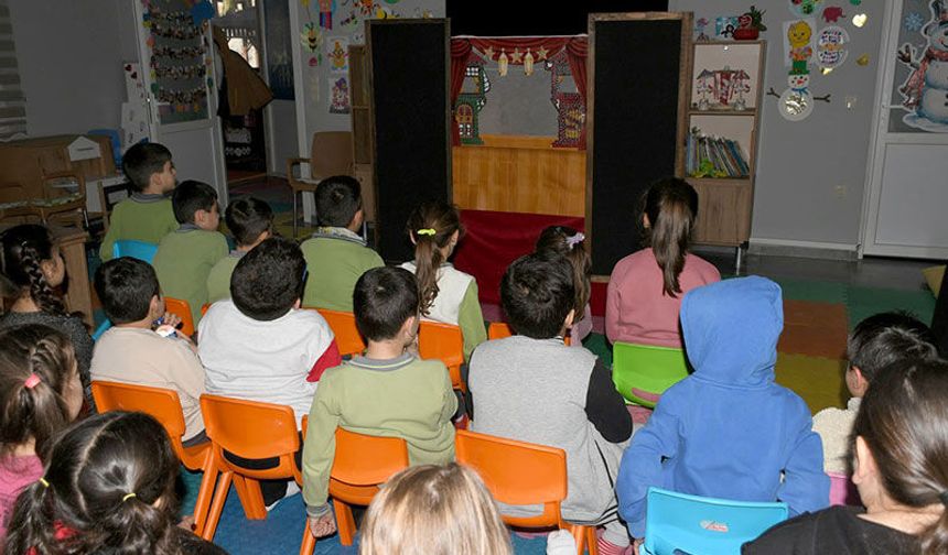 Kuşadası’nda çocuklar doyasıya eğlendi