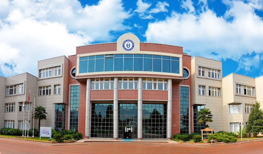 O yol  araç ve yaya trafiğine kapandı