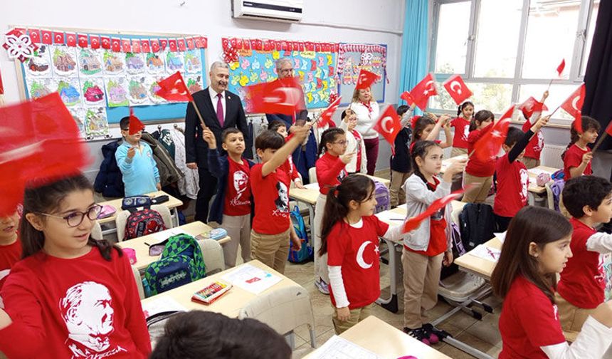 Aydın'da 188 bin öğrenci için ders zili çaldı