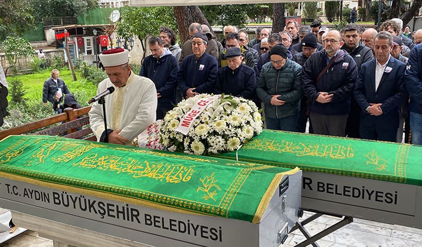 Bıçaklanarak öldürülen çift son yolculuklarına uğurlandı