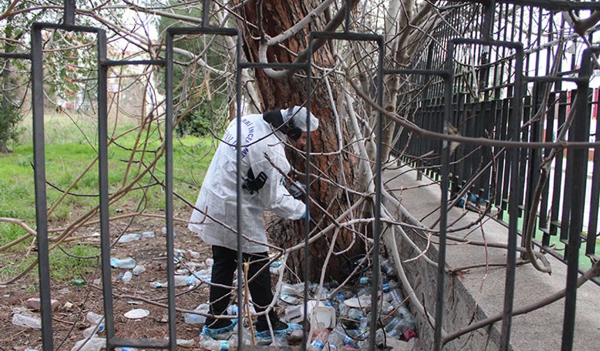 Bıçaklanarak öldürülen yaşlı çiftin evinde incelemeler sürüyor