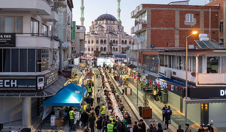 Vatandaşlar, Didim Belediyesi’nin iftar sofralarında buluştu