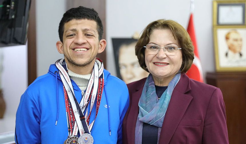 Didim’in gururu Aatacan’dan Başkan  Gençay’a ziyaret