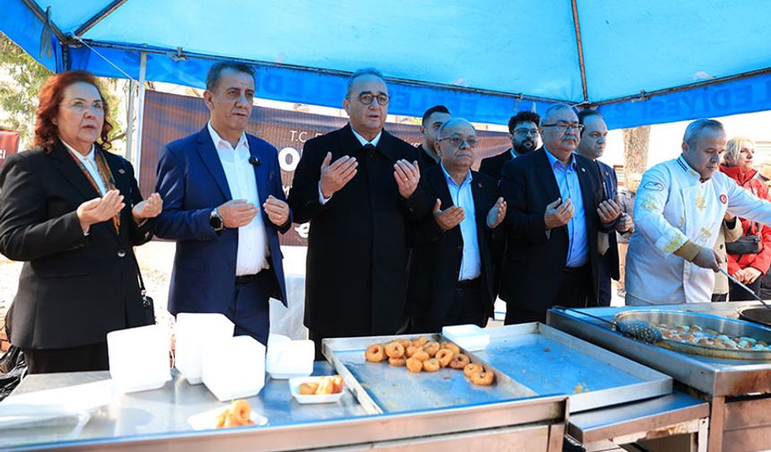 Efeler'de depremde  yaşamını yitirenler için lokma hayrı