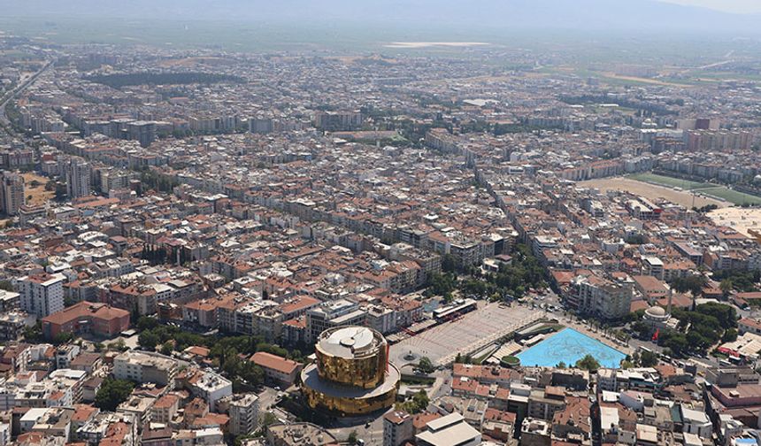 Konut satışları yarı yarıya azaldı