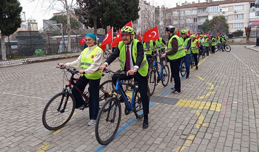 Bayrak için pedal çevirdiler