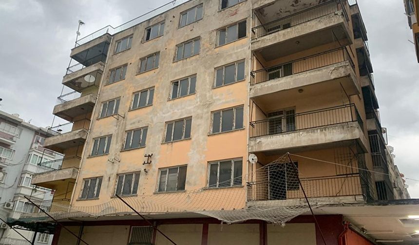 Aydın’da çürük bina tehlike saçıyor