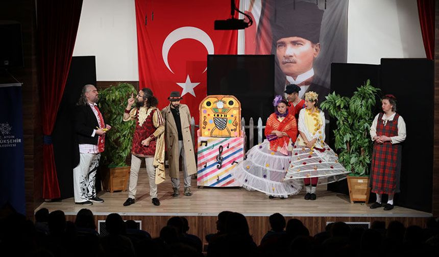 Koçarlı’da minikler tiyatroyla buluştu