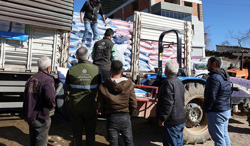 Büyükşehir'in yem desteği devam ediyor