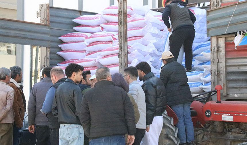 Aydın Büyükşehir’den Yenipazarlı üreticilere yem desteği