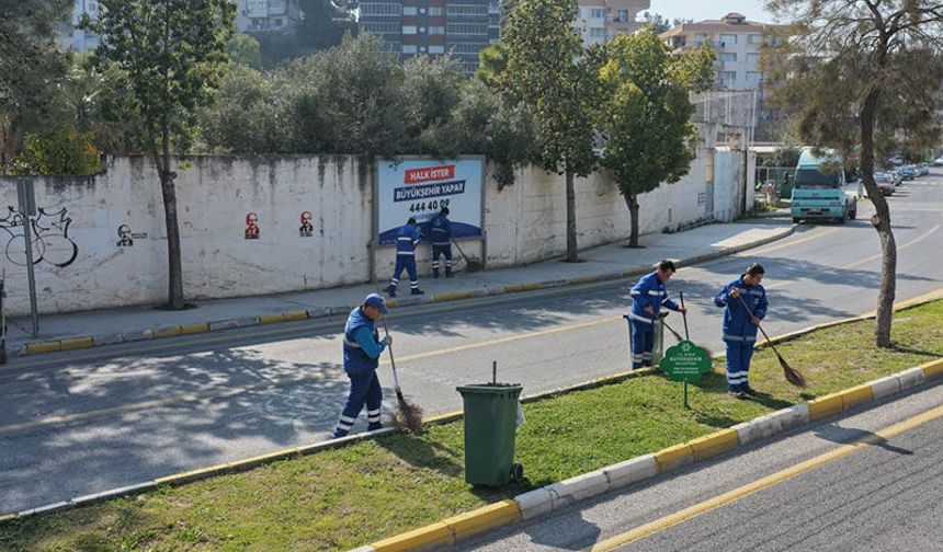 Büyükşehir Belediyesi’nden Kuşadası’nda yoğun çalışma