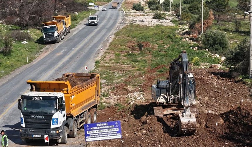 Büyükşehir Belediyesi Akbük'te yol yenileme çalışmalarını sürdürüyor