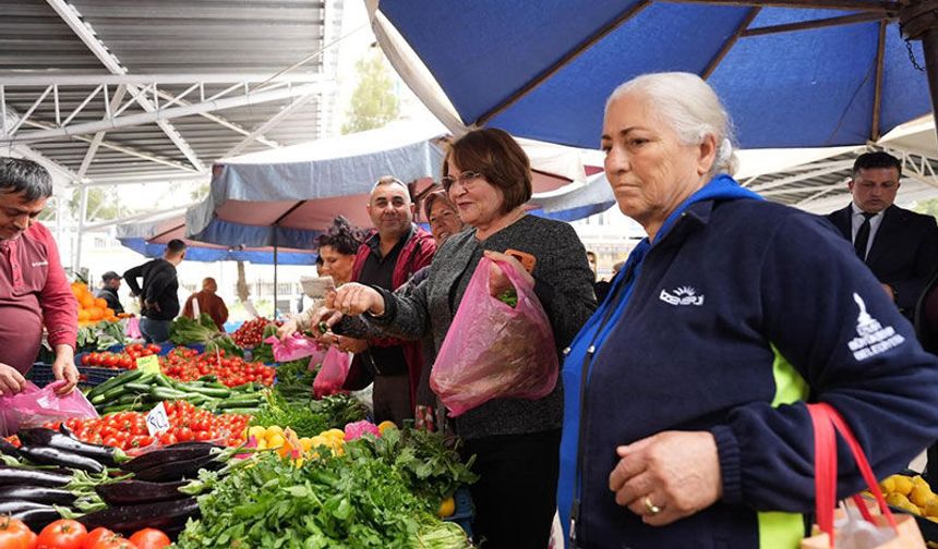 Başkan Gençay pazar esnafıyla bir araya geldi