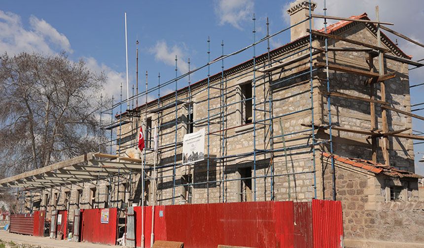 İncirliova’da Tarihi Mekanda restorasyon devam ediyor
