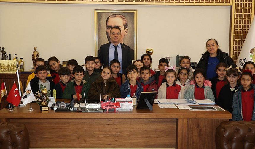 Başkan Arıcı, ilkokul öğrencilerini ağırladı