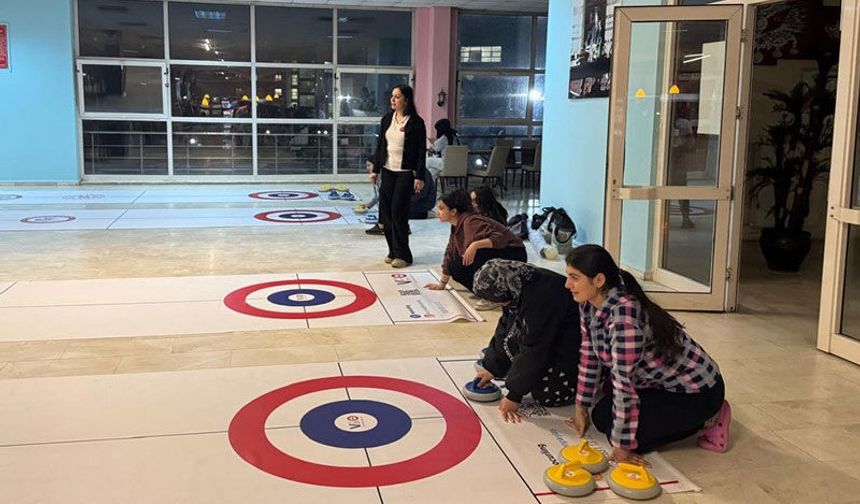 Aydın'da öğrenciler Kadınlar Günü'nü sporla kutladı