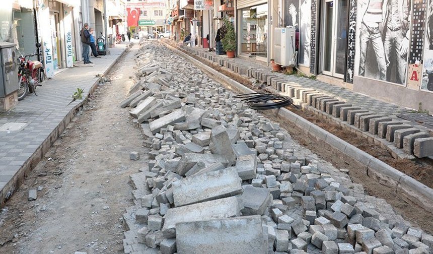 İncirliova Belediyesi'nden cadde düzenlemesi