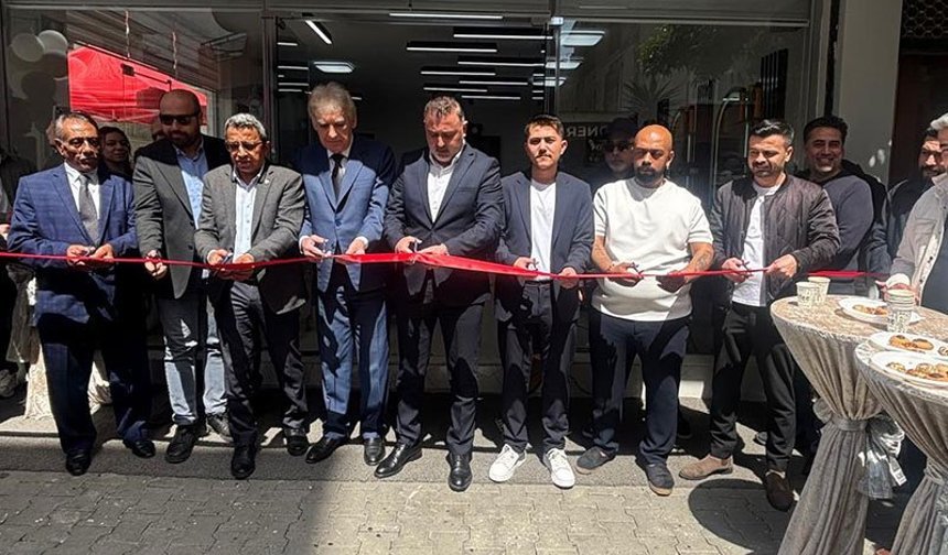 M&F Barber Shop törenle hizmete başladı