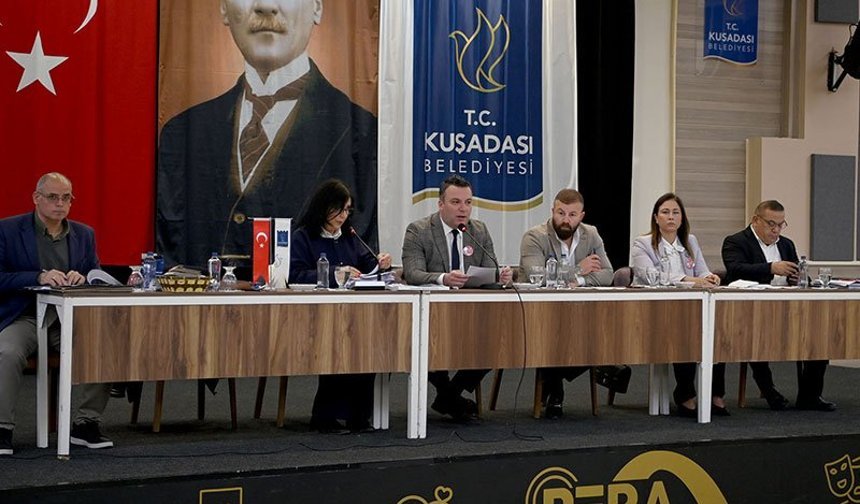 Kuşadası Belediye Meclisi’nde kesintisiz hizmet vurgusu