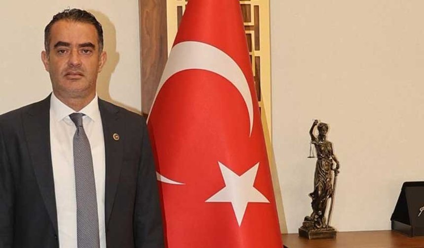 Özgür Arıcı, parti değiştirmekten vazgeçti