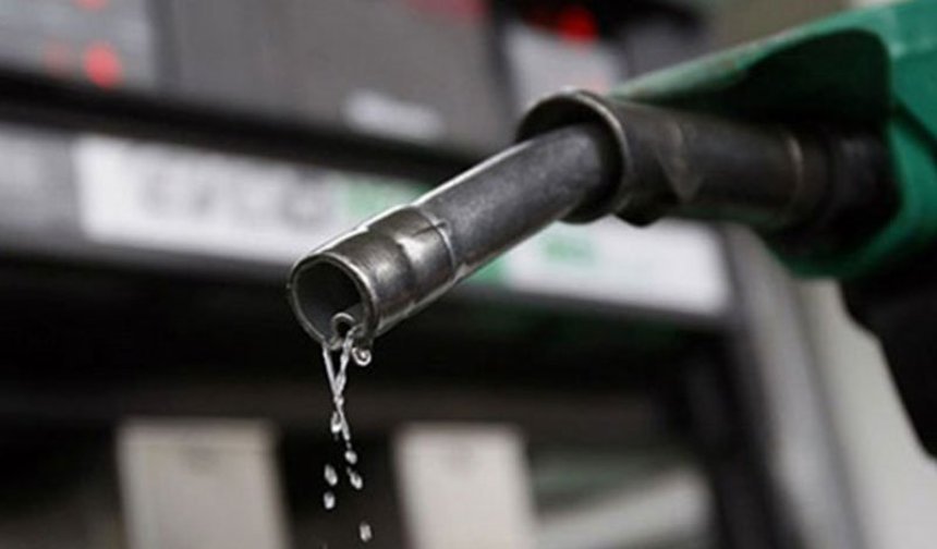 Akaryakıta tarihi indirim bekleniyor