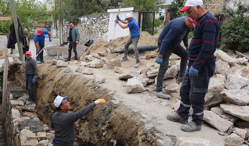 Bozdoğan’da taş duvar örme işi tamamlandı