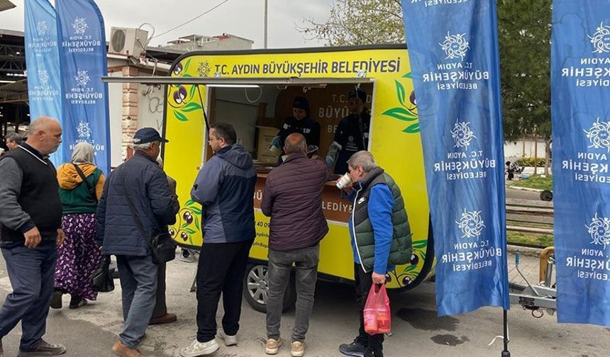 Büyükşehir Belediyesi'nin çorba ikramı beğeni topluyor
