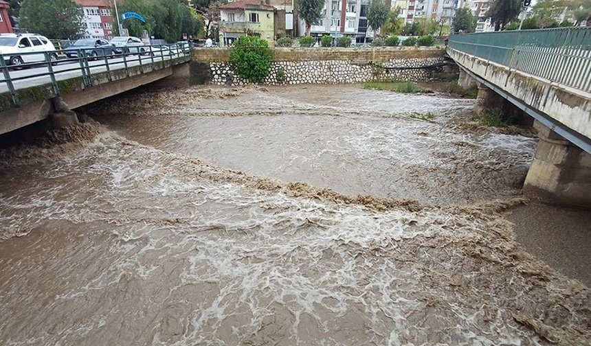 Tabakhane Deresi'nde sular yükseldi