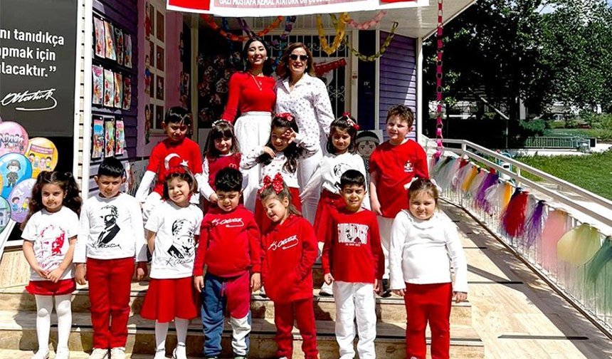 Efeler’in minikleri 23 Nisan’ı kutladı