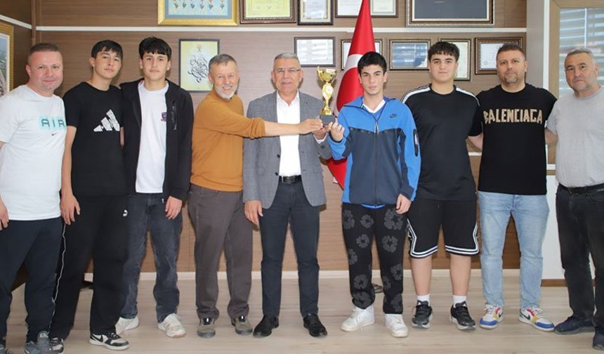 Doğanspor Hentbol Takımı Türkiye şampiyonası yolunda