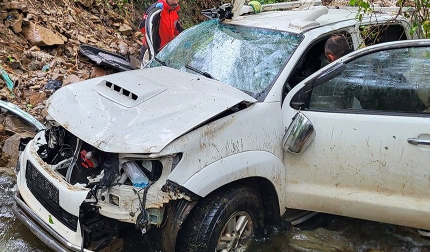 Aydın’da  kamyonet dere yatağına uçtu